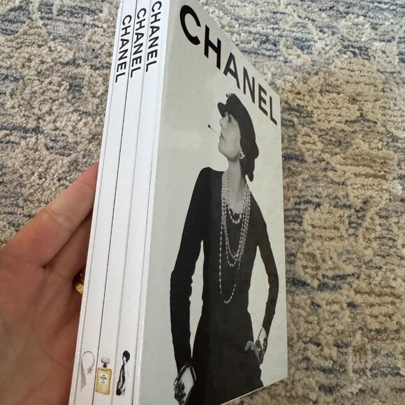 Chanel: Fashion / Fine Jewellery / Perfume — Set of 3 Books | Like New - Picture 2 of 3